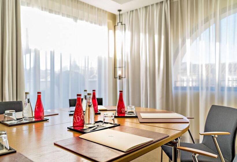 Five Seas By Inwood Hotels