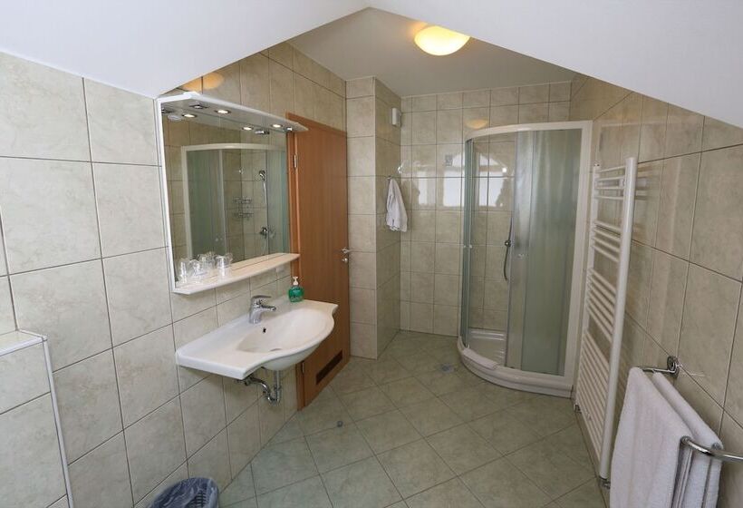 هتل Gasperin Bohinj