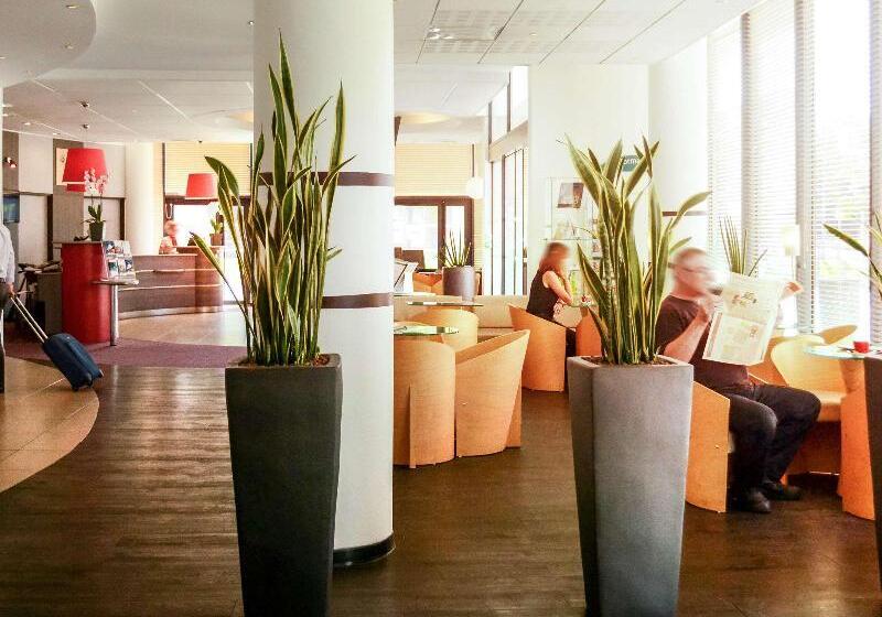 בית מלון כפרי Ibis Marseille Centre Euromed