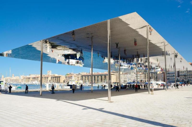 בית מלון כפרי Ibis Marseille Centre Euromed