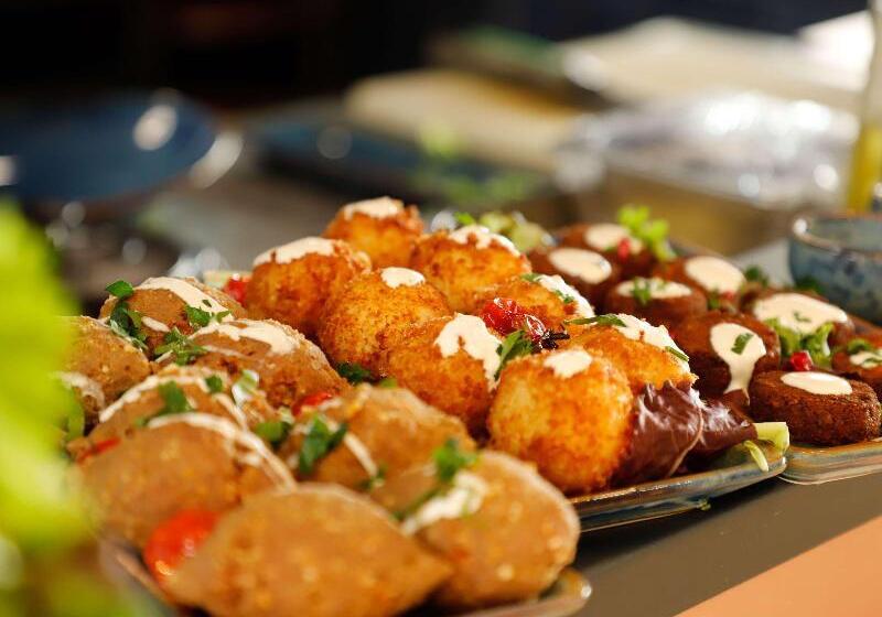 בית מלון כפרי Ibis Marseille Centre Euromed