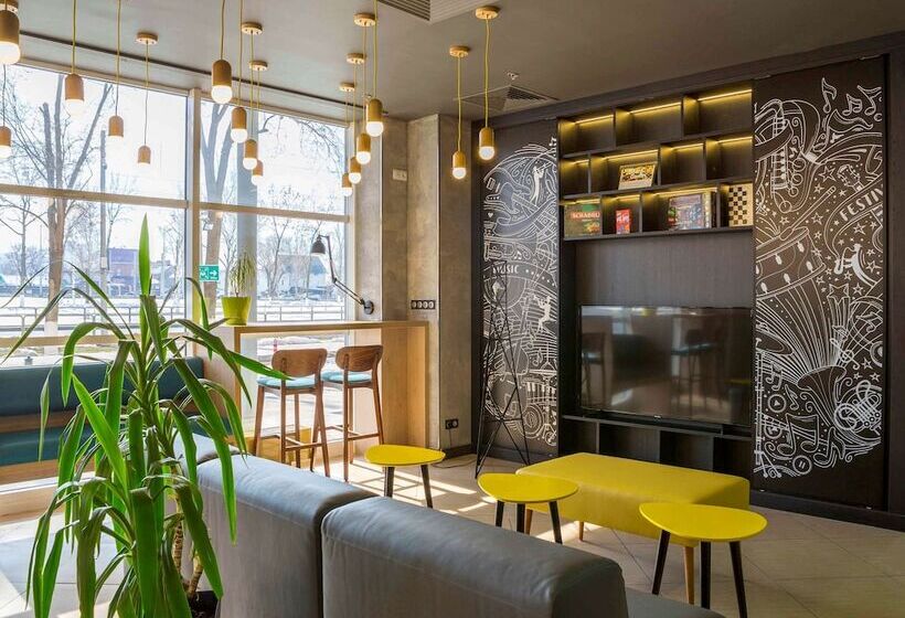 Отель Ibis Samara