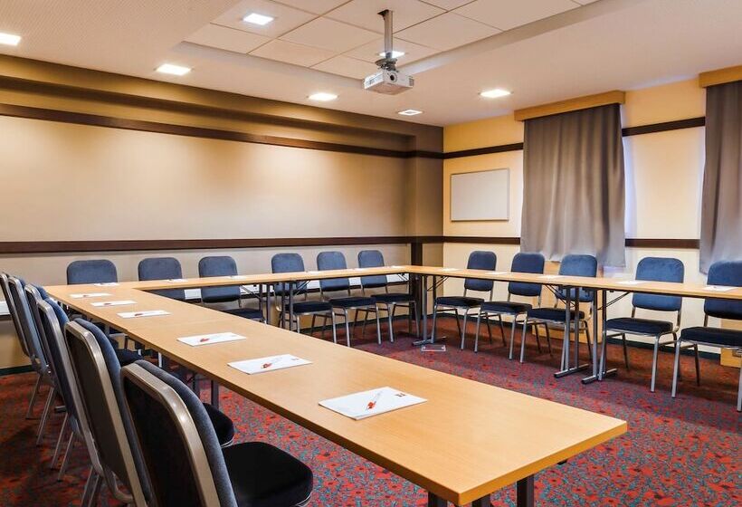 Отель Ibis Samara