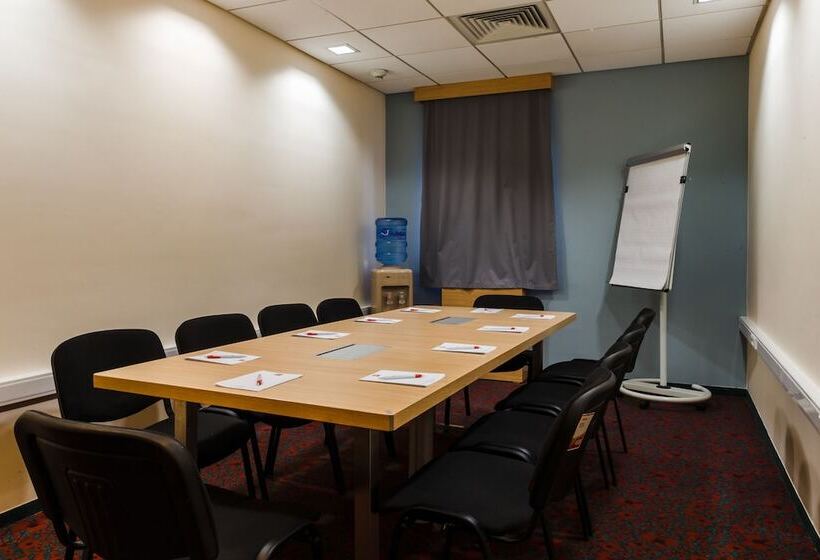 Отель Ibis Samara