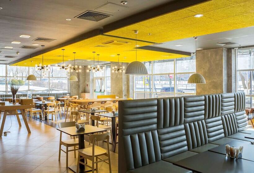 Отель Ibis Samara