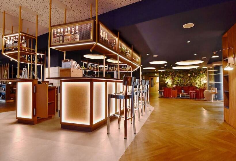 Отель Ibis Styles Nantes Reze Aeroport