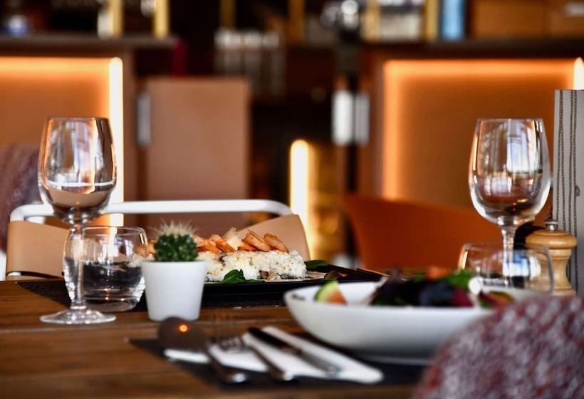 Отель Ibis Styles Nantes Reze Aeroport