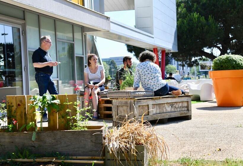 Отель Ibis Styles Nantes Reze Aeroport