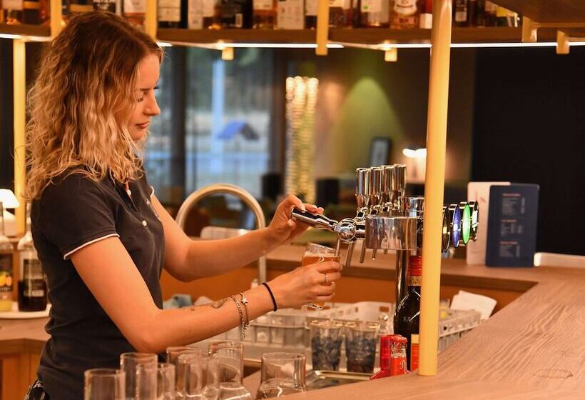 Отель Ibis Styles Nantes Reze Aeroport