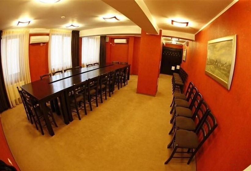 בית מלון כפרי Ibis Styles Pitesti Arges