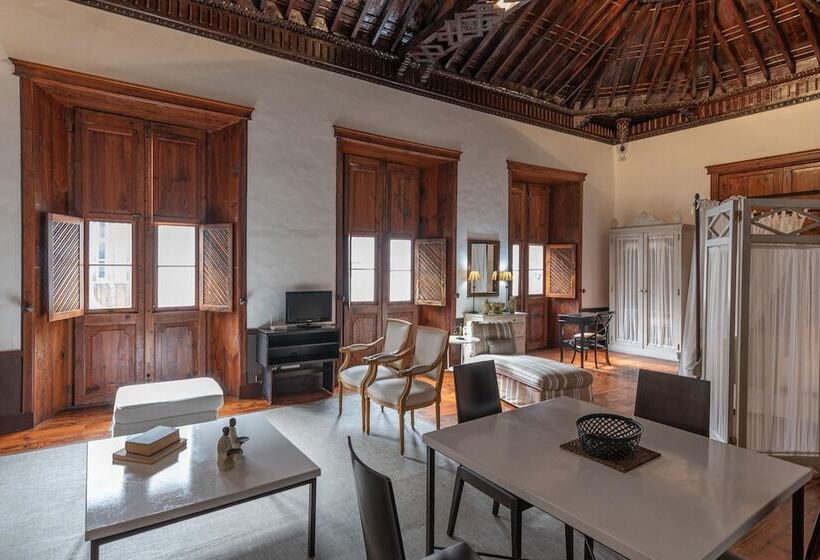 فندق Isla Baja Suites