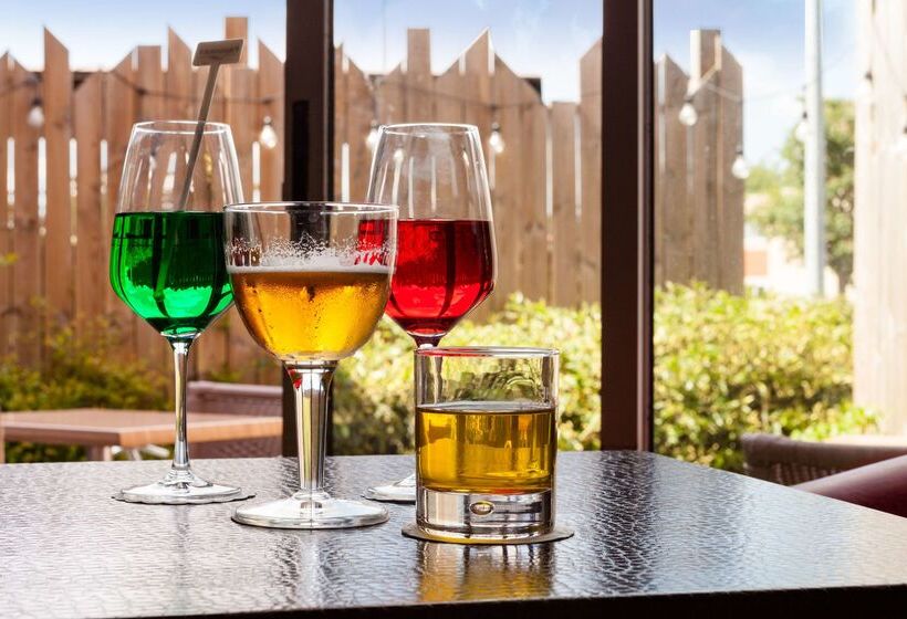 בית מלון כפרי Kyriad Direct Rennes Ouest