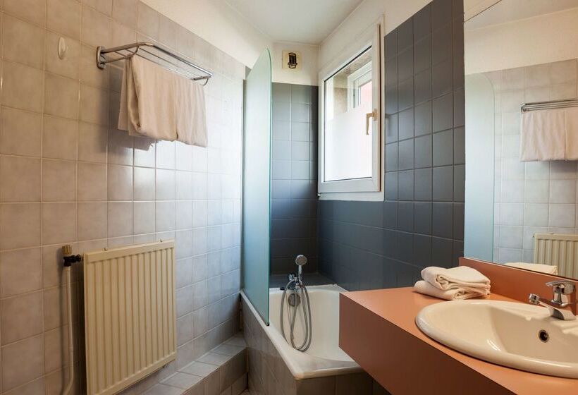 בית מלון כפרי Kyriad Direct Rennes Ouest