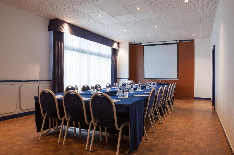 ホテル Kyriad Direct Rennes Ouest