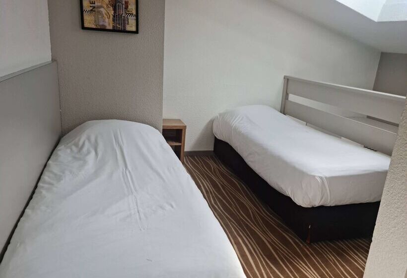 Отель Kyriad Montpellier Sud   A709