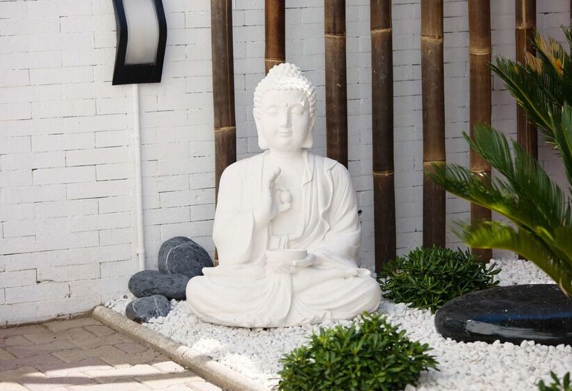 Отель Kyriad Montpellier Sud   A709