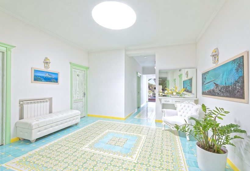 ホテル La Madonnina