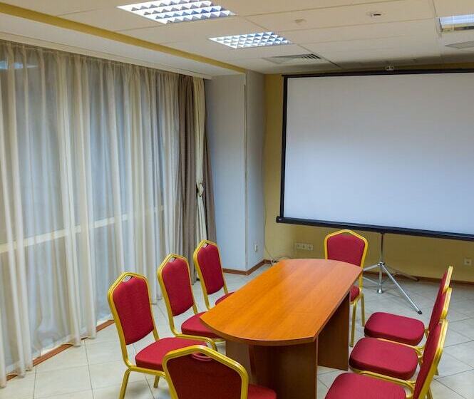 هتل Laguna Lipetsk