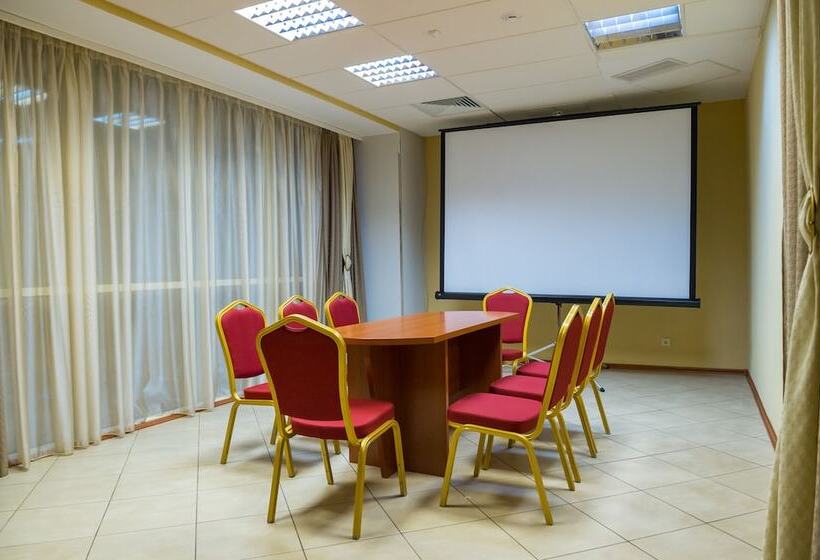 هتل Laguna Lipetsk