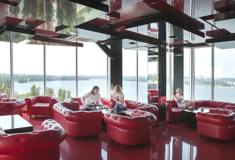 هتل Laguna Lipetsk