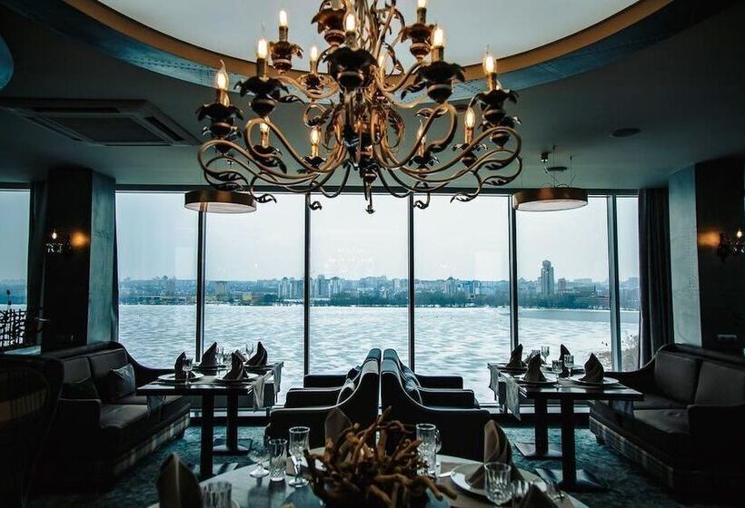 هتل Laguna Lipetsk