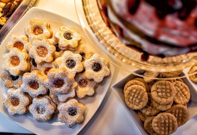 Maison Grecque Hotel Extraordinaire