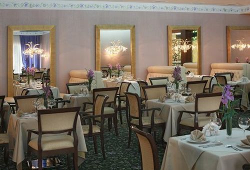 هتل Malachite Congress