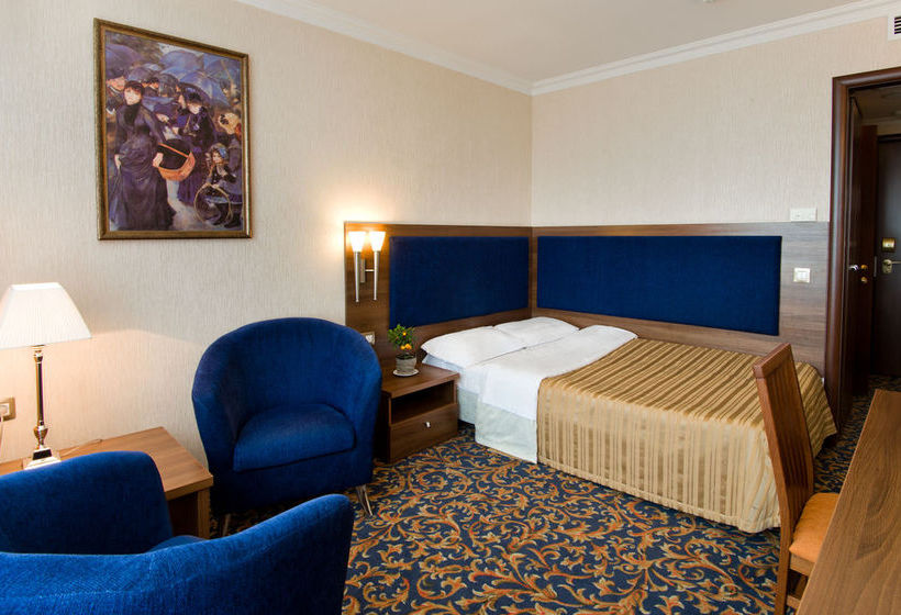 هتل Malachite Congress