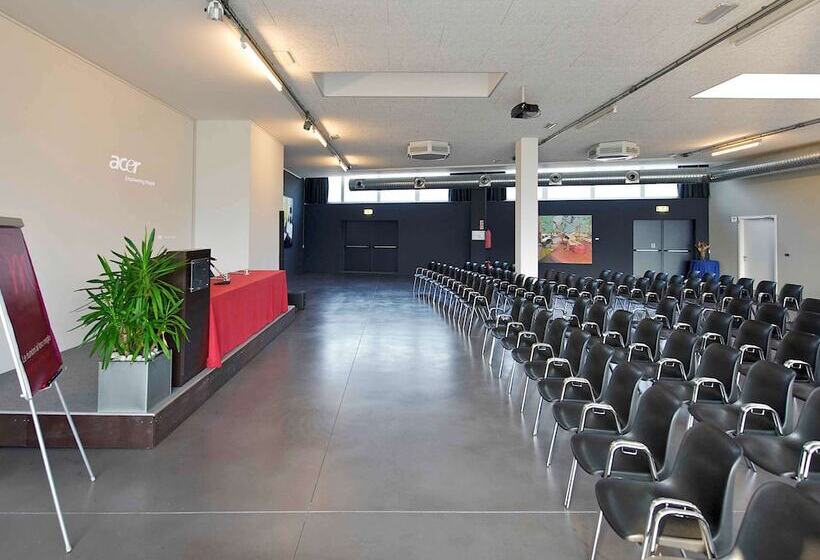 فندق Mercure Nerocubo Rovereto