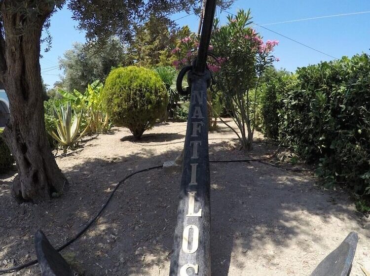 בית מלון כפרי Naftilos