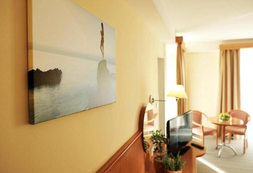 هتل Neptun Terme & Wellness Lifeclass