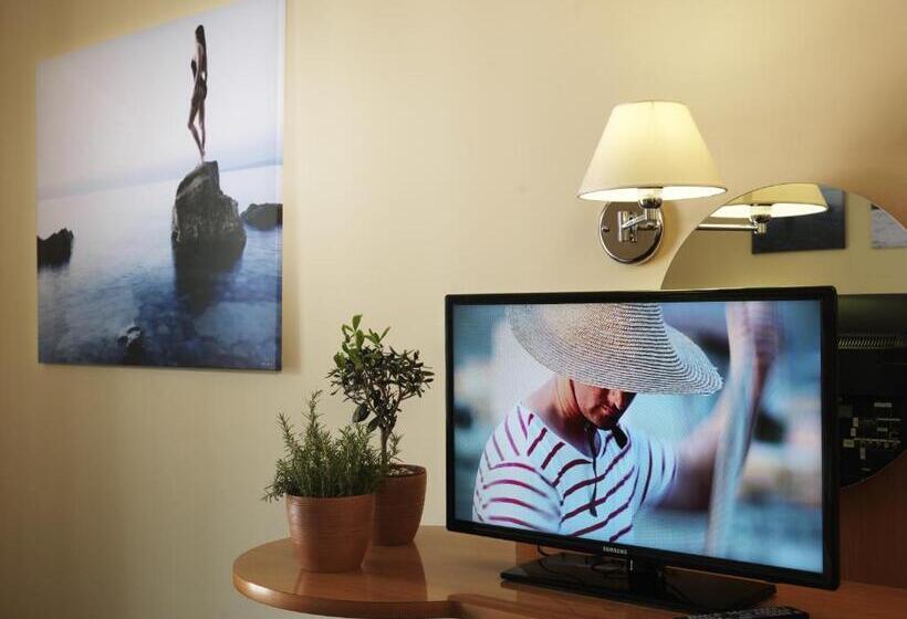 هتل Neptun Terme & Wellness Lifeclass