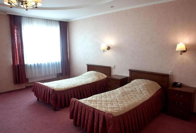 Отель Oktyabrskaya