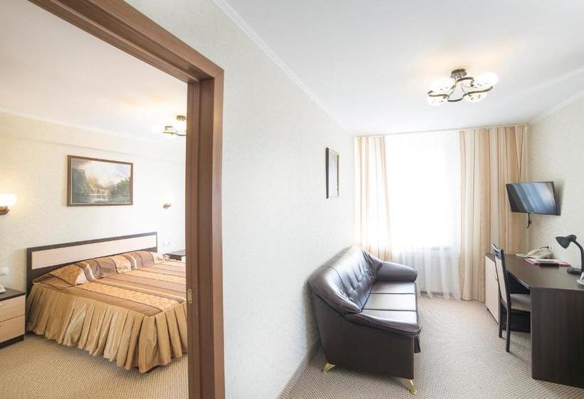 Отель Oktyabrskaya