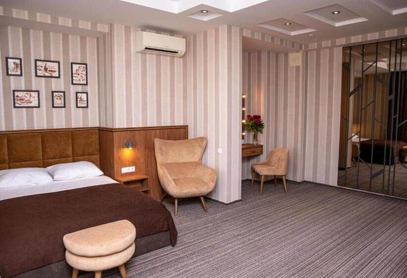 هتل Optima Collection Aurora Kryvyi Rih