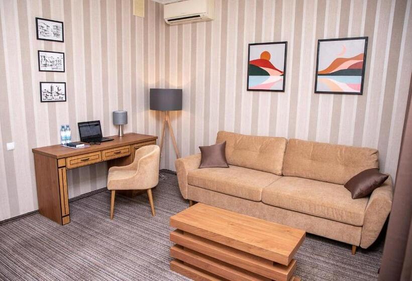 هتل Optima Collection Aurora Kryvyi Rih