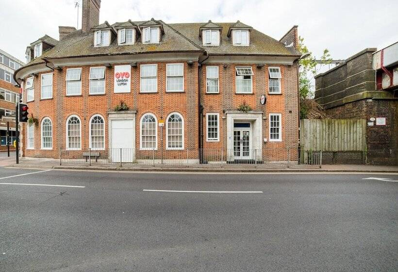 호텔 OYO London Luton