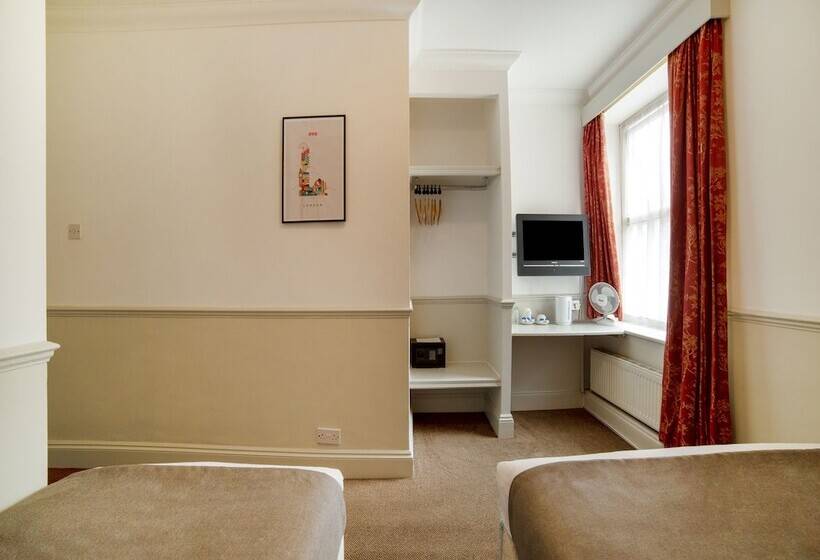 בית מלון כפרי OYO London Luton