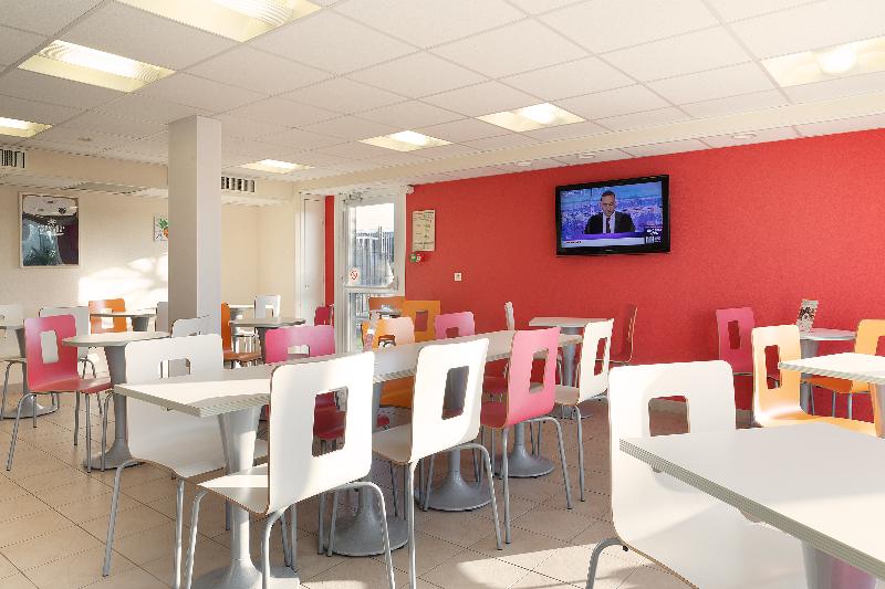 Отель Premiere Classe Maubeuge