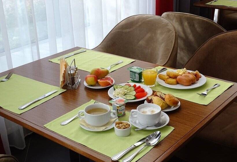 Ramada Hotel & Suites By Wyndham Alabuga