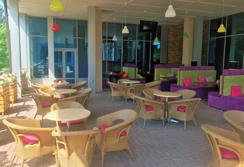 Ramada Hotel & Suites By Wyndham Alabuga