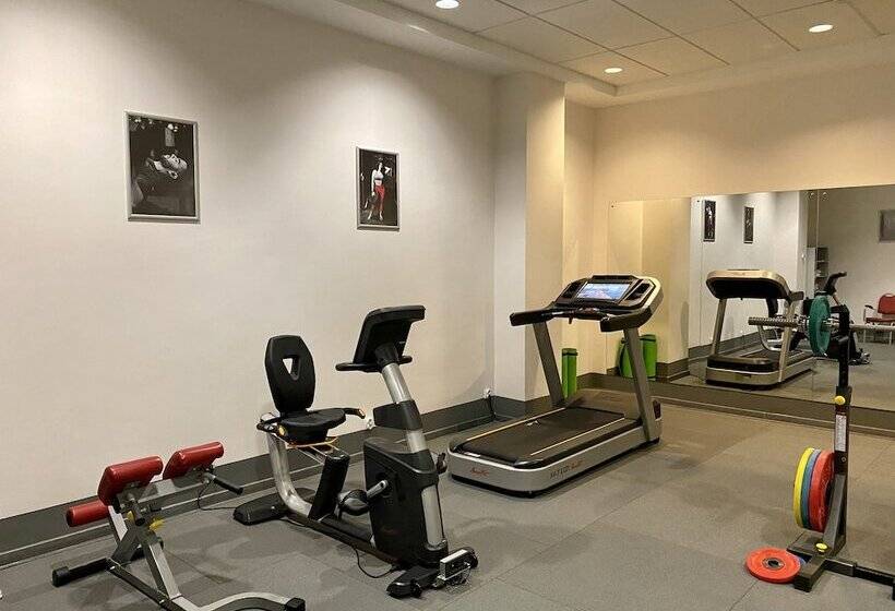 Ramada Hotel & Suites By Wyndham Alabuga