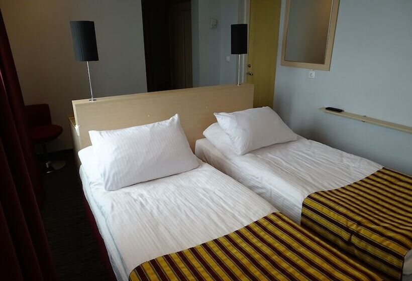 Ramada Hotel & Suites By Wyndham Alabuga