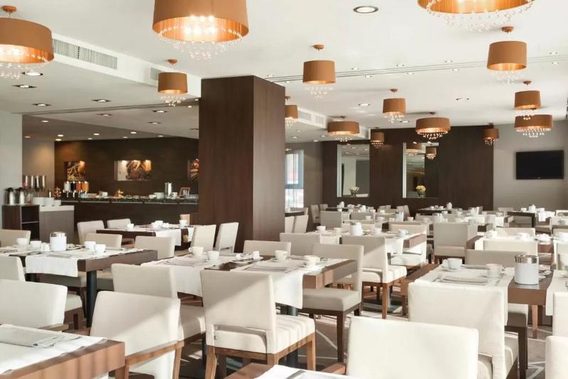 Отель Ramada By Wyndham Pitesti