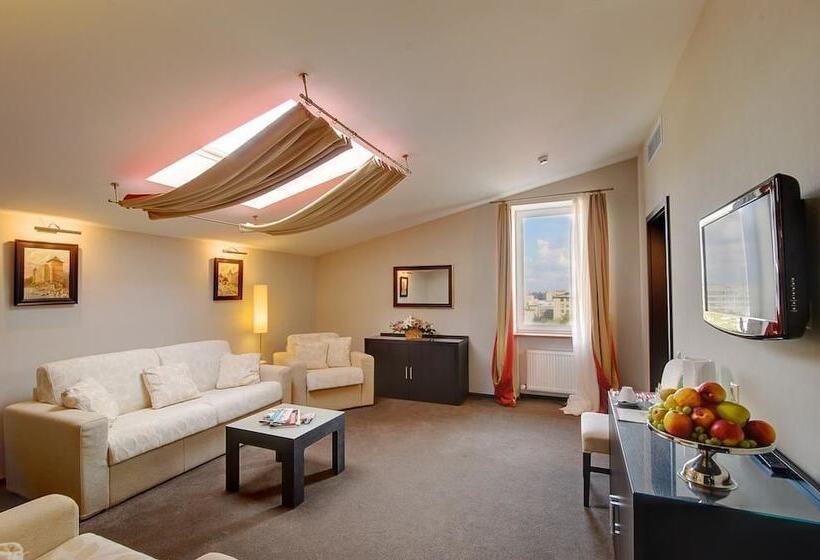 هتل Optima Collection Troitska