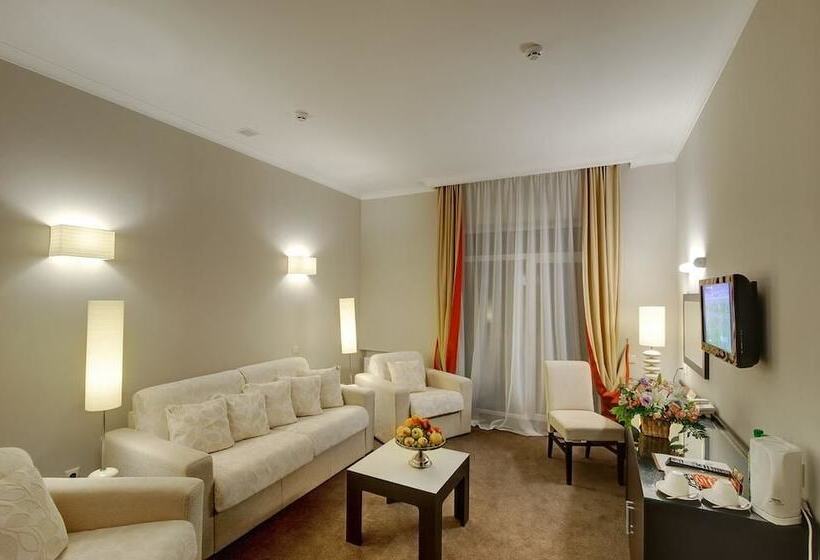 هتل Optima Collection Troitska
