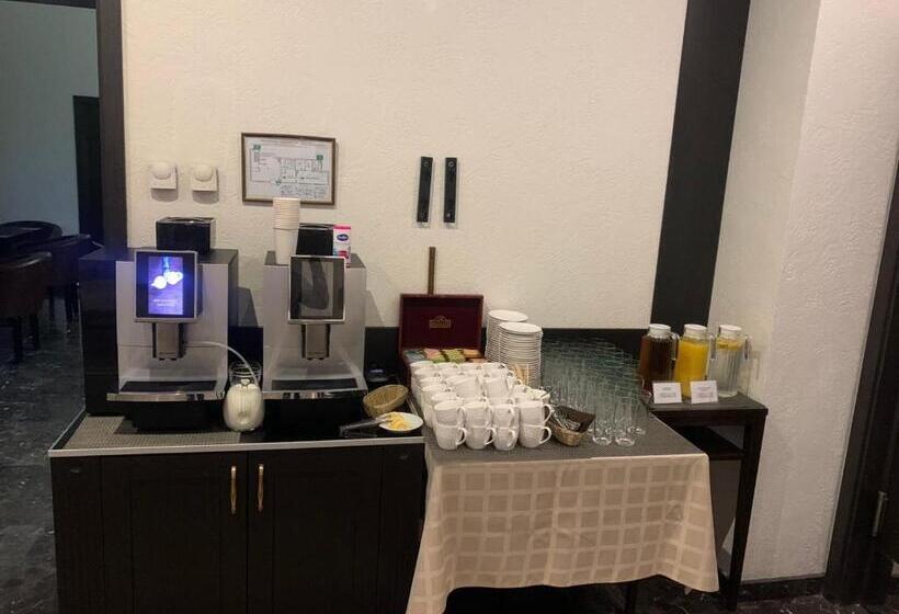 هتل Optima Collection Troitska