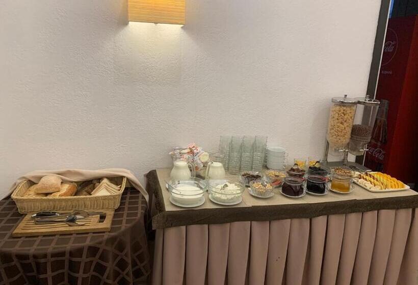 هتل Optima Collection Troitska