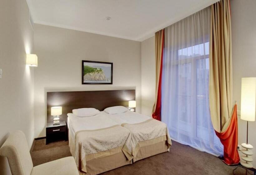 هتل Optima Collection Troitska