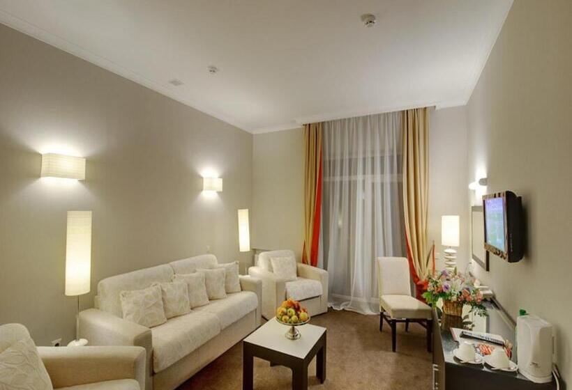 هتل Optima Collection Troitska